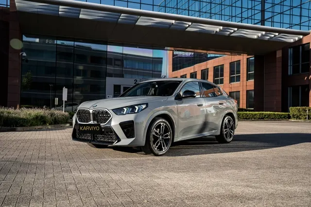 Photo de l'annonce : vue trois quarts avant de la BMW X2